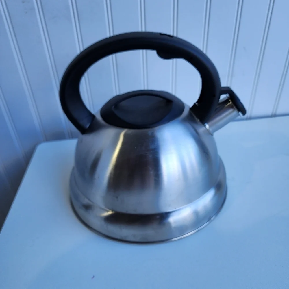 Whistling Tea Kettle Brushed Stainless Steel w/ Black Soft Touch Handle